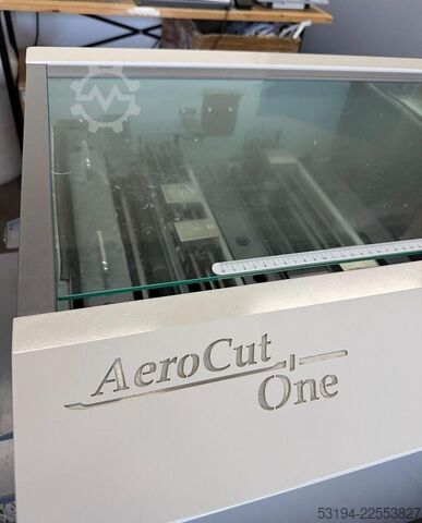 Uchida Aerocut ONE automatische Visitenkartenschneidemaschine  