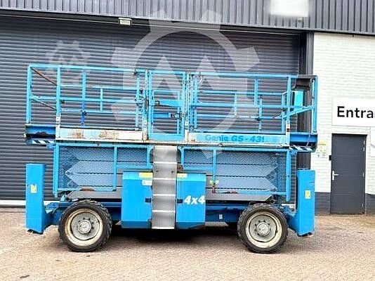 Lifting platform Genie GS 4390