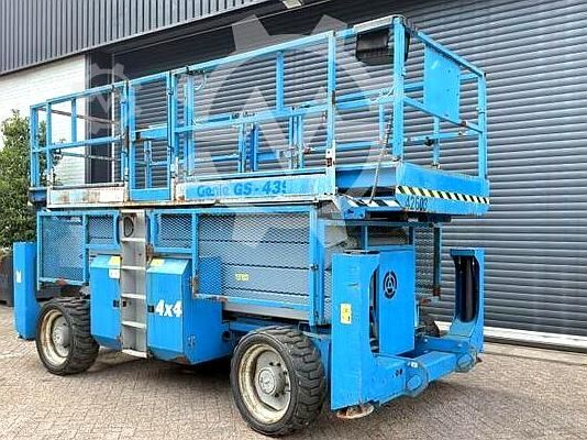 Lifting platform Genie GS 4390