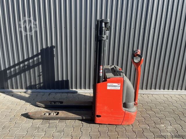 Pedestrian Stacker Linde L12L