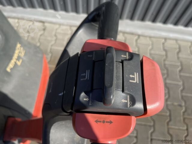 Pedestrian Stacker Linde L12L