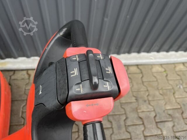Deichselstapler Linde L12L