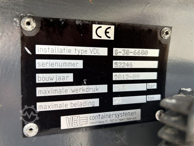 Hook arm system Ginaf / DAF CF 460 X 4243 TS 8x6 / VDL Hooklift 30 To...