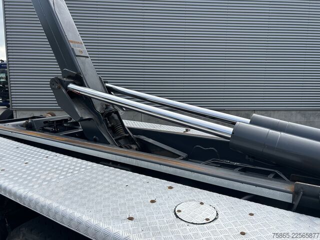 Hakenarmsystem Ginaf X 4243 TS / DAF CF 460 TS 8x6 / VDL Hooklift 30...