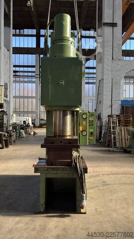 Hydraulic press WMW-ZEULENRODA PYE 250 S 1 M