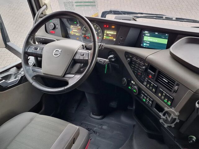 Standard-SZM Volvo FH 13.460 Globetrotter 6x2/4 - Full air - Steer...