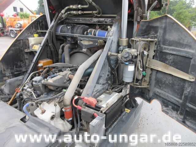 Road sweeper Johnston CN 201 Kleinkehrmaschine Euro 6 Diesel