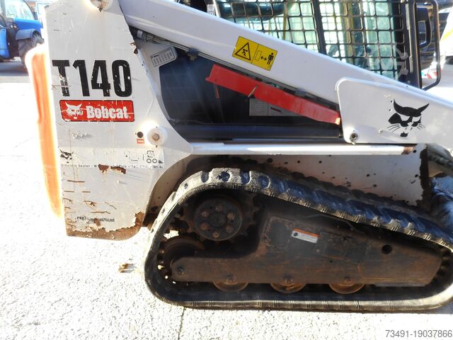 Skid steer loader Bobcat T140 HighFlow
