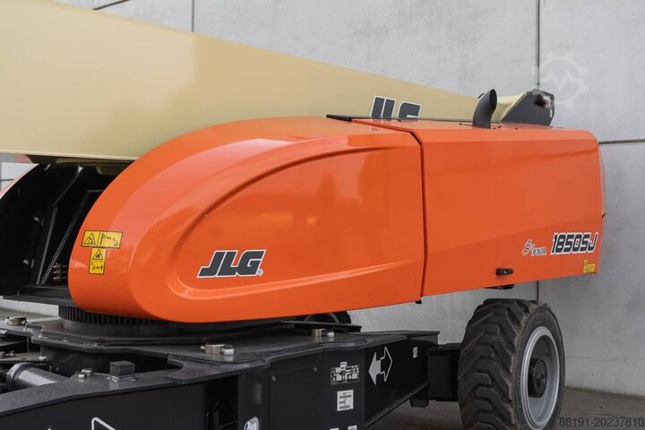 Telescopic boom lift JLG 1850 SJ