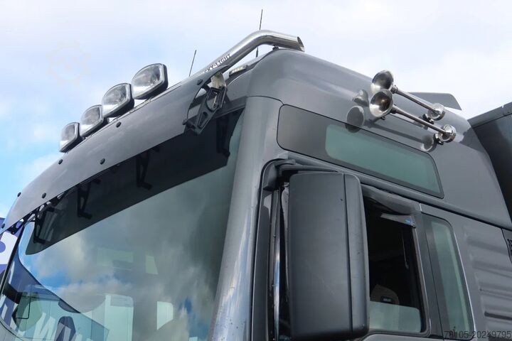 Box body MAN TGX 26.500 6x2 Bak + Klep 3000 KG, FULL AIR SUS...