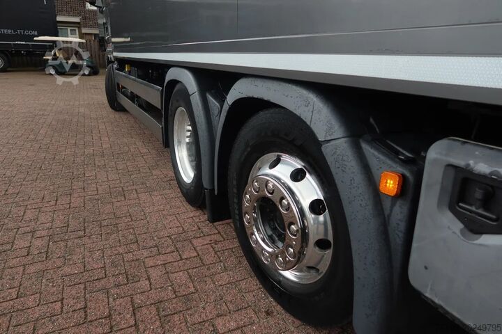 Box body MAN TGX 26.500 6x2 Bak + Klep 3000 KG, FULL AIR SUS...