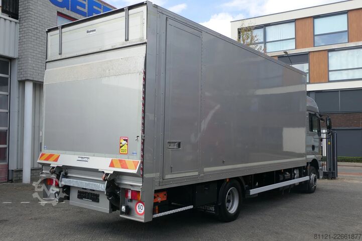 Suitcase MAN TGM 12.250 | Roller sail | Dhollandia 1500kg | ...