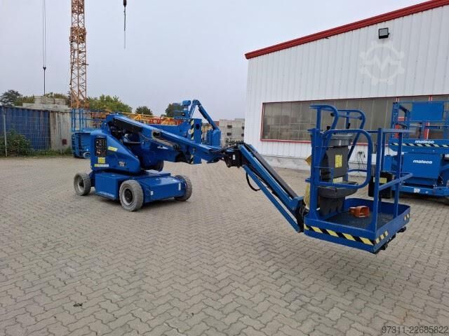 Articulated boom lift JLG E400AJPN