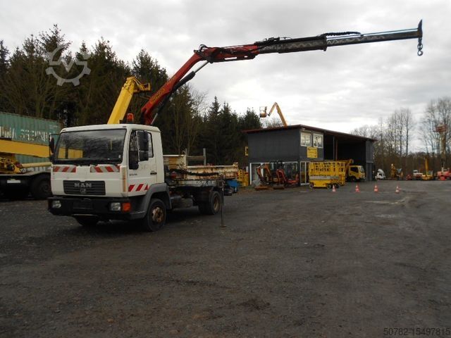 Tipper van MAN MAN LE8.150 mit Palfinger PKG7001