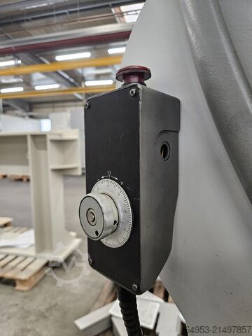 Vertikales Bearbeitungszentrum Deckel Maho DMC 103 V