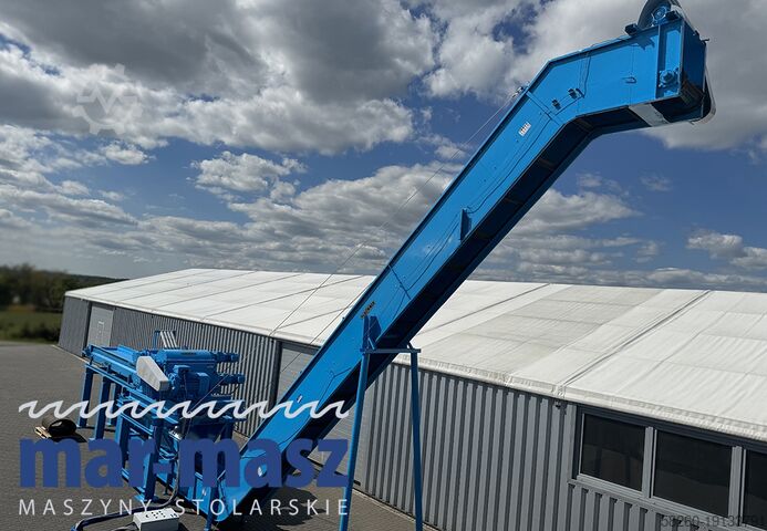 Holzhacker Schredder KLOCKNER 900×180 HS 4 WT z przenośnikiem łańcuchowym typu redler