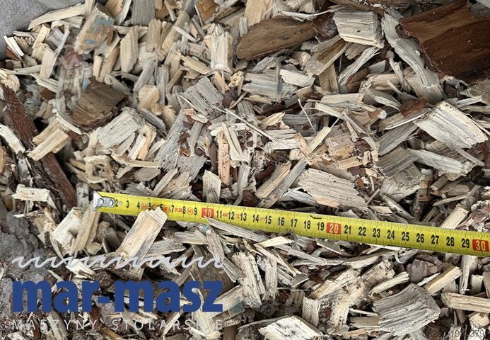 Holzhacker Schredder KLOCKNER 900×180 HS 4 WT z przenośnikiem łańcuchowym typu redler