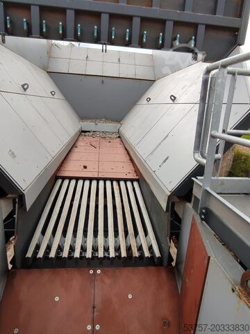 Brechanlage / Vibrationsförderer Constmach Vibrating Feeder Bunker
