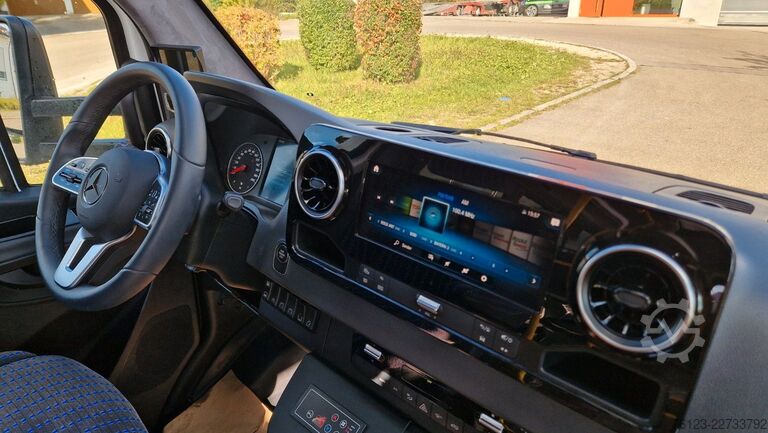 Stadtbus MERCEDES-BENZ Frontniederflur Sprinter 517 / 4 er Bestuhlung