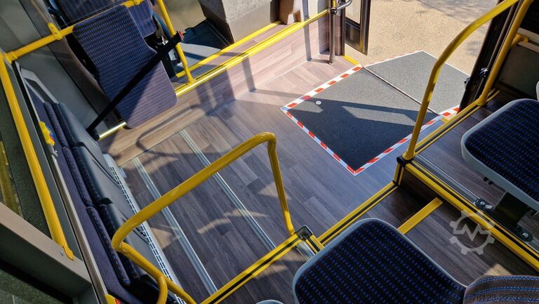 Stadtbus MERCEDES-BENZ Frontniederflur Sprinter 517 / 4 er Bestuhlung
