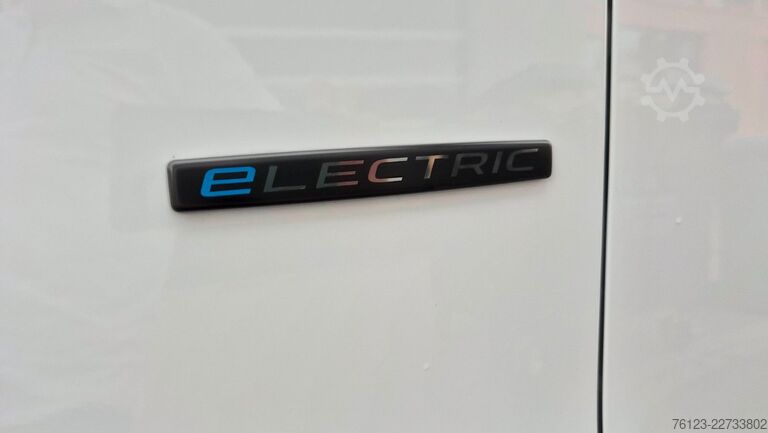 Kleinbus MERCEDES-BENZ Sprinter 420 Elektro bis zu 19 Schlafsessel