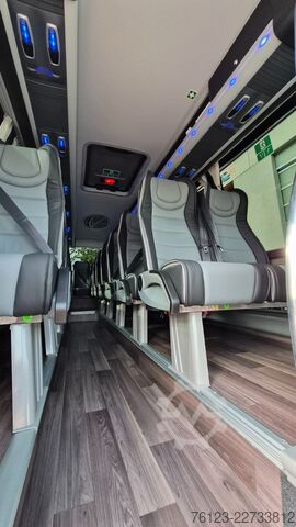 Kleinbus MERCEDES-BENZ 519 Sunset S 4 Ferqui Lagerfahrzeug Stock