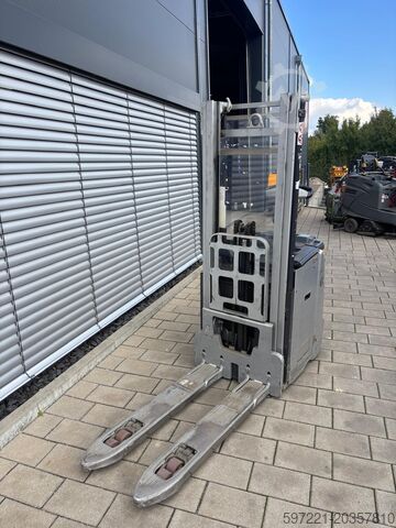 Pallet Stackers Still EXD-SF20