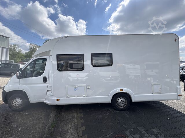Teilintegriertes Wohnmobil Fiat Ducato Weinsberg Carasuite 650MF del 2020 | Manuale | Posti letto: 5