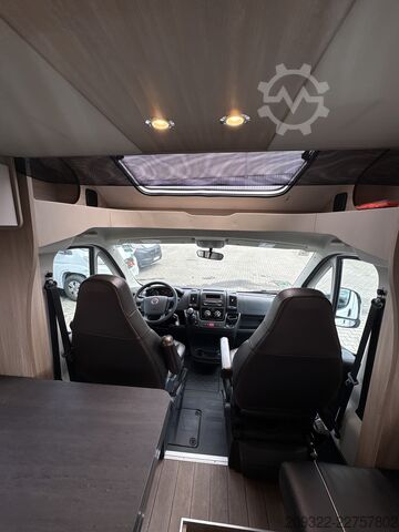 Teilintegriertes Wohnmobil Fiat Ducato Weinsberg Carasuite 650MF del 2020 | Manuale | Posti letto: 5