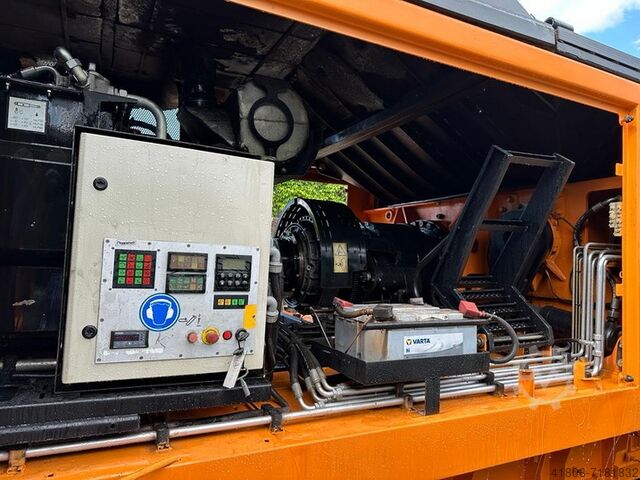 Mobile shredder on tracks DOPPSTADT DW 3060 K