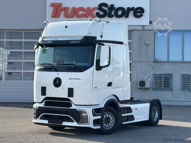 Standard tractor unit  Actros 1851 LS