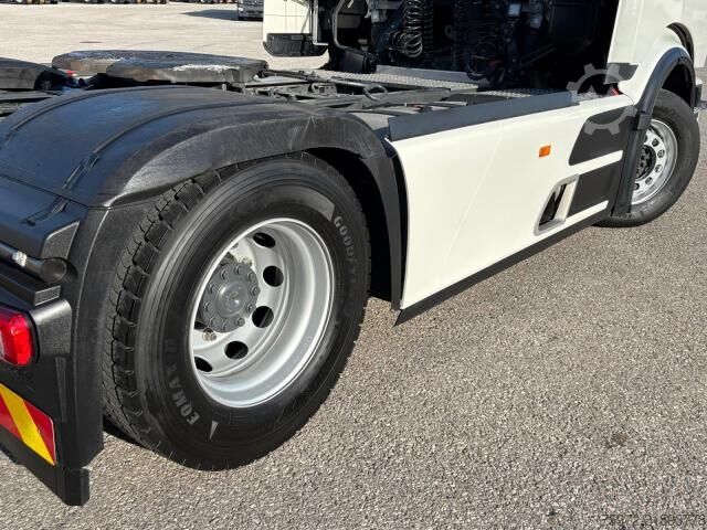 Standard tractor unit  Actros 1851 LS