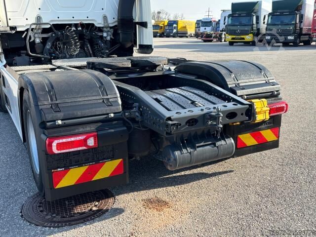Standard tractor unit  Actros 1851 LS