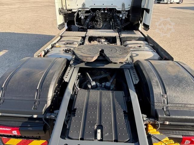 Standard tractor unit  Actros 1851 LS