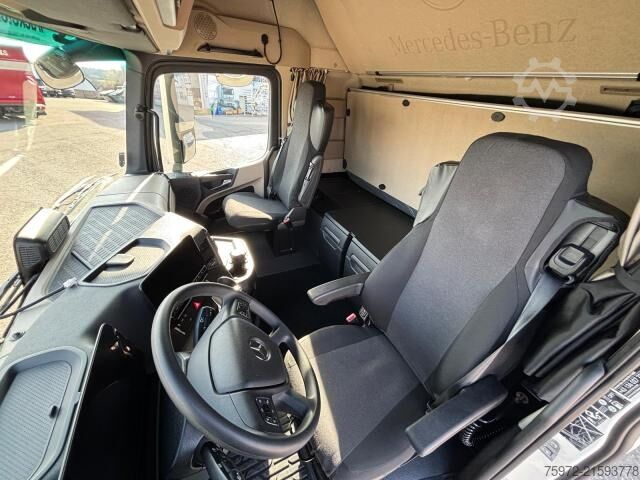 Standard tractor unit  Actros 1851 LS