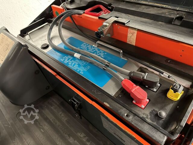 Elektro 3 Rad-Stapler Toyota 7FBEST10 - TRIPLEX 6 m - 688 Stunden !!!