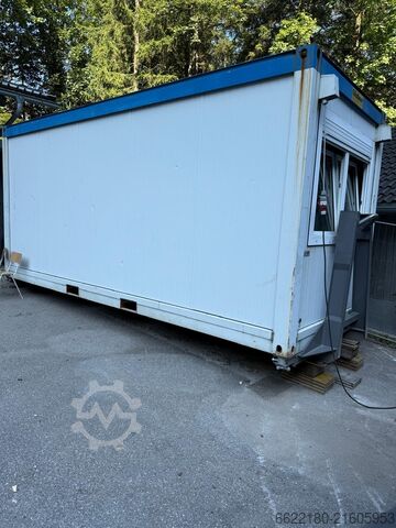 Container mit Transportfahrgestell Gföllner Bürocontainer für Baustelle