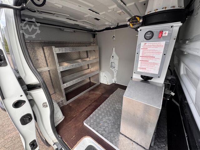 Arbeitsbühne Renault Trafic III  Steiger France Elevateur 111