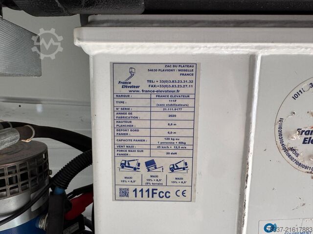Arbeitsbühne Renault Trafic III Steiger France Elevateur 111