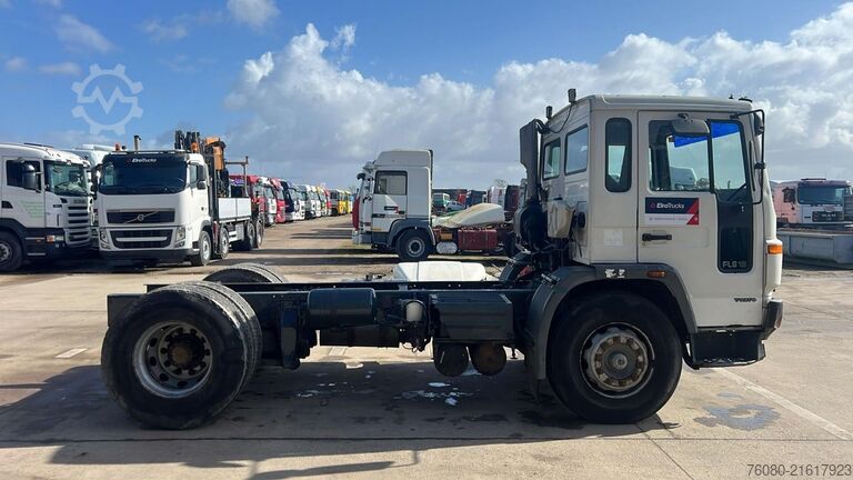 Fahrgestell mit Fahrerhaus Volvo FL 6 - 19 (MANUAL PUMP / POMPE MANUELLE / 10 BO...