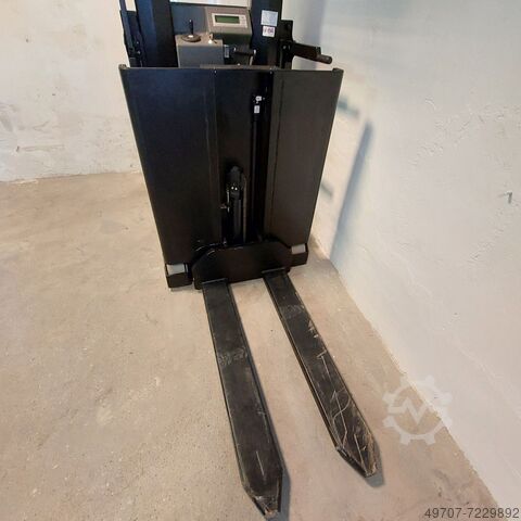 High level order picker CROWN LP3500 1t 75h operating hours