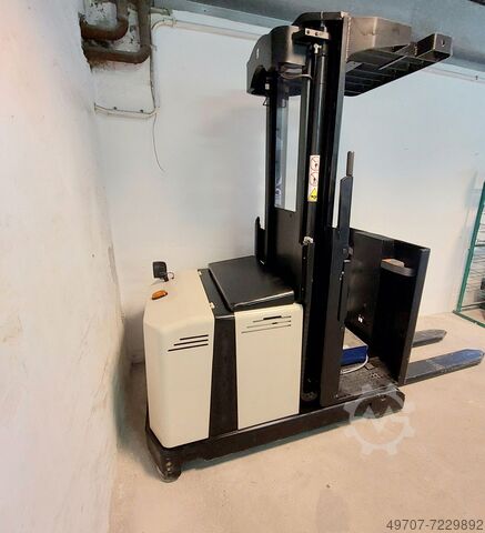 High level order picker CROWN LP3500 1t 75h operating hours