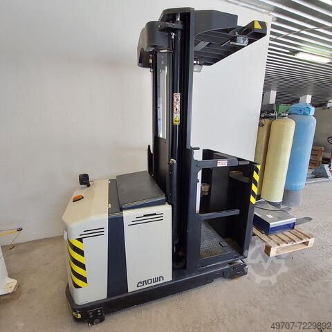 High level order picker CROWN LP3500 1t 75h operating hours