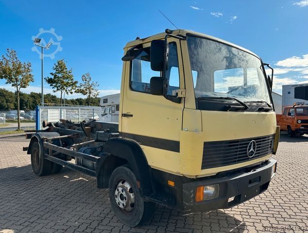 Transporter mit Kipper MERCEDES-BENZ 814 BB Abrollkipper/ Meiller City Haken/ 2x AHK