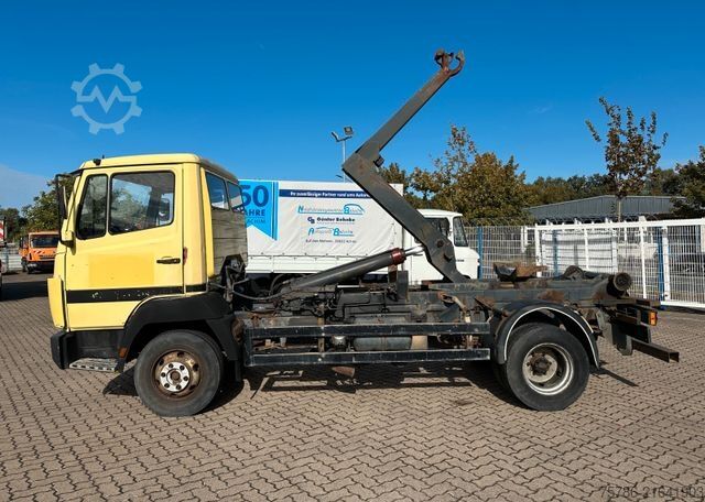 Transporter mit Kipper MERCEDES-BENZ 814 BB Abrollkipper/ Meiller City Haken/ 2x AHK