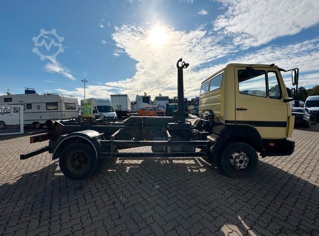 Transporter mit Kipper MERCEDES-BENZ 814 BB Abrollkipper/ Meiller City Haken/ 2x AHK