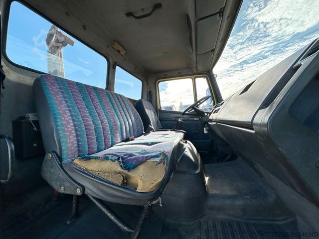 Transporter mit Kipper MERCEDES-BENZ 814 BB Abrollkipper/ Meiller City Haken/ 2x AHK