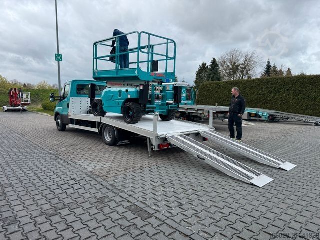 Autotransporter IVECO Maschinentransporter Arbeitsbühnentransporter