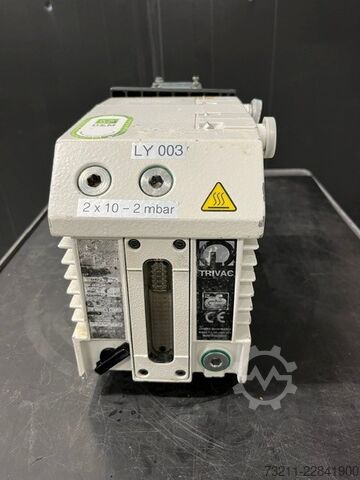 Vacuum pump Leybold D8B