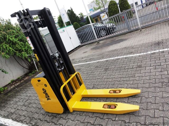 High Lift stacker Yale MS 14 IL